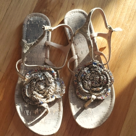 REPORT gold flat thong sandals with beaded flower size 10.5 - Picture 4 of 5